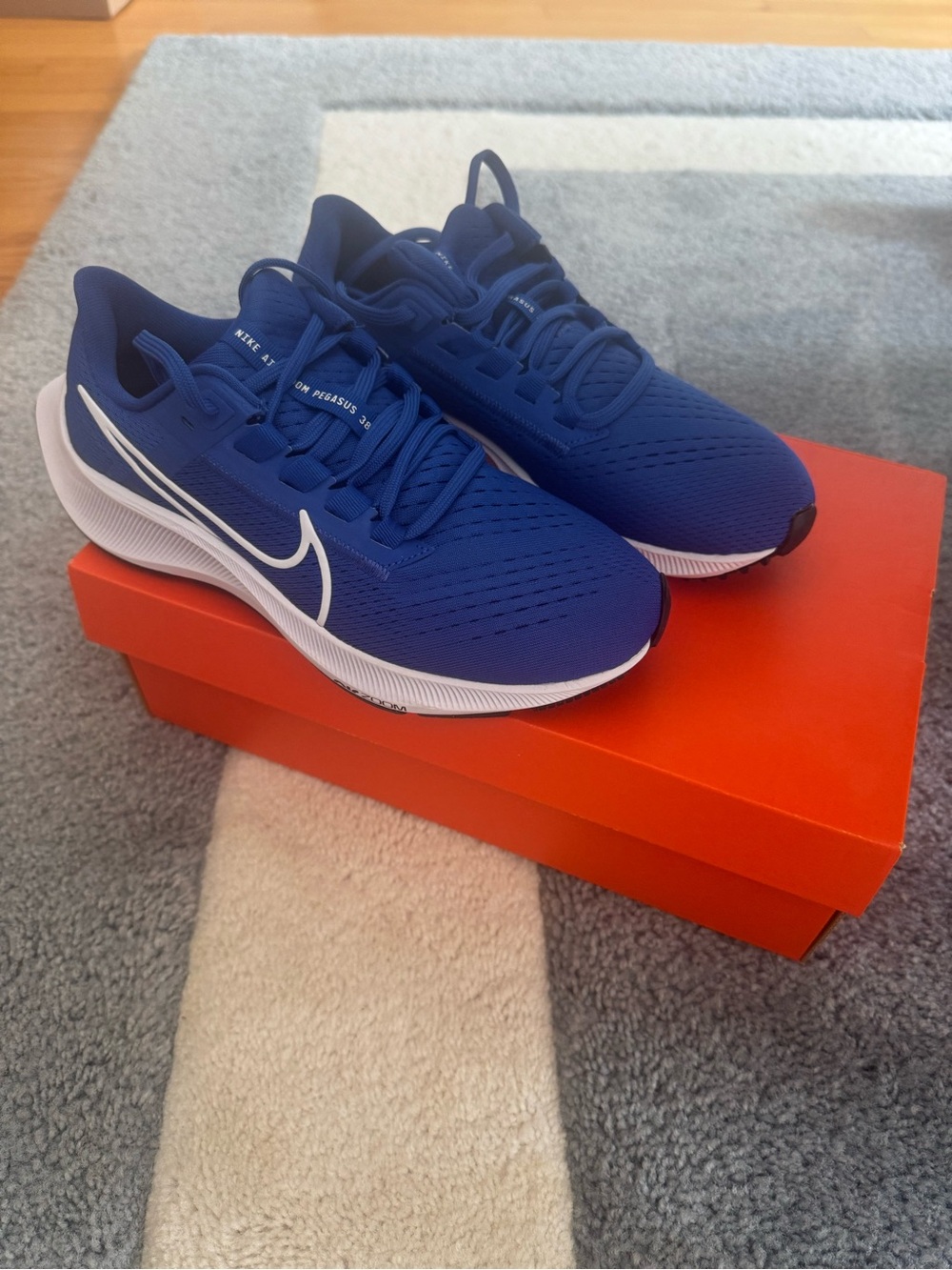 Nike Women’s Air Zoom Pegasus - Royal Blue & White